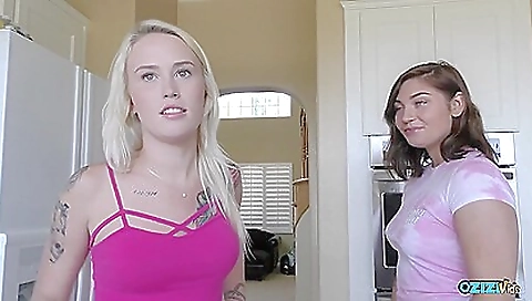 Sexy young fact fucks like a dildo