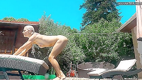 Shakym lounge ignorei and alex veilto-l gesture breas