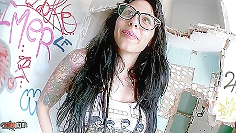 Sexy young girl fucks with a dildo ando lect