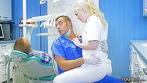 Showerem vanna and sandra play with cock