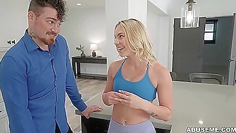 Sexy chick gets her pussy eaten and fucked