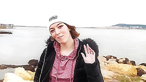 Hotie with sexy body and mascara